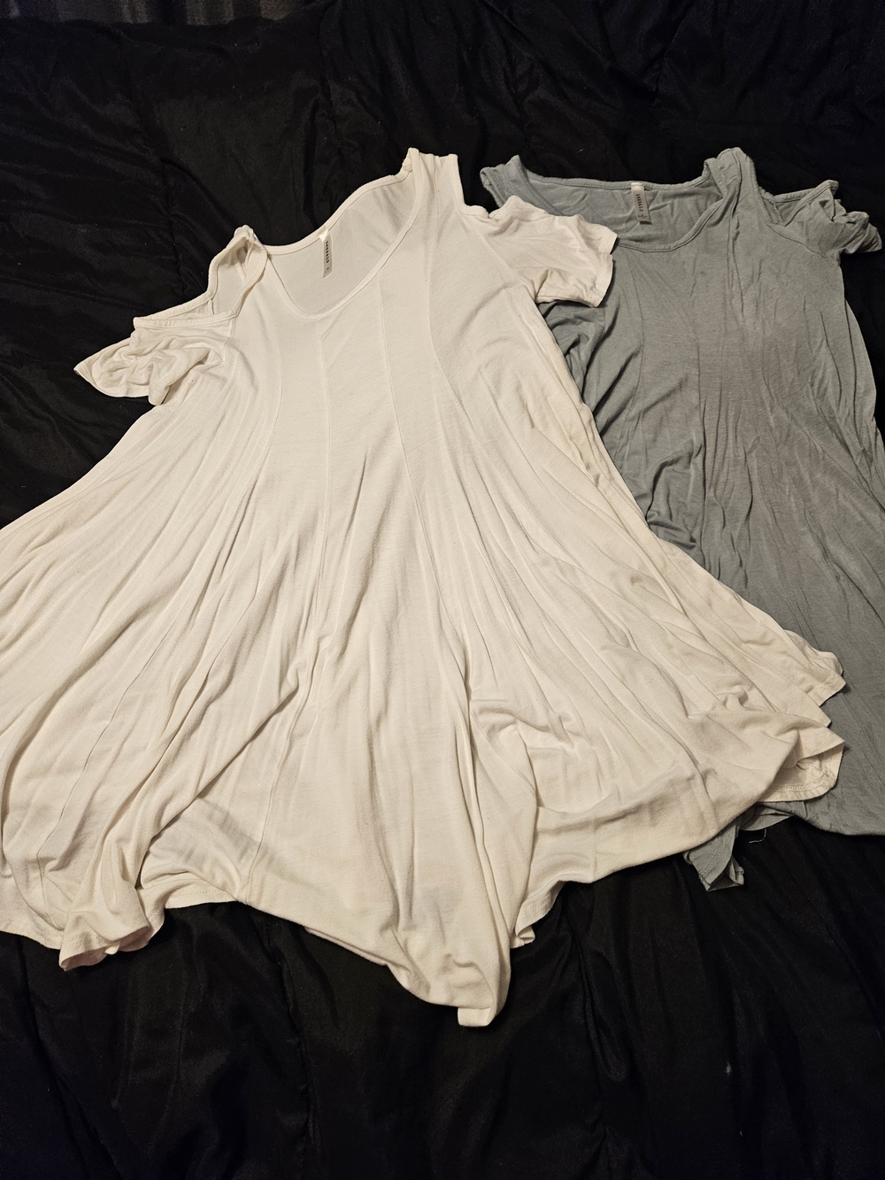 Zenana Outfitters Cream And Green Cold-Shoulder Swing Tops